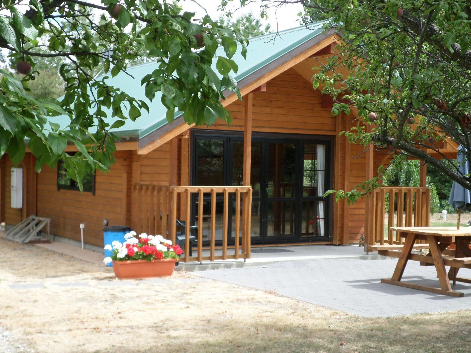 Central Chalets Ltd Alexandra Esterno foto