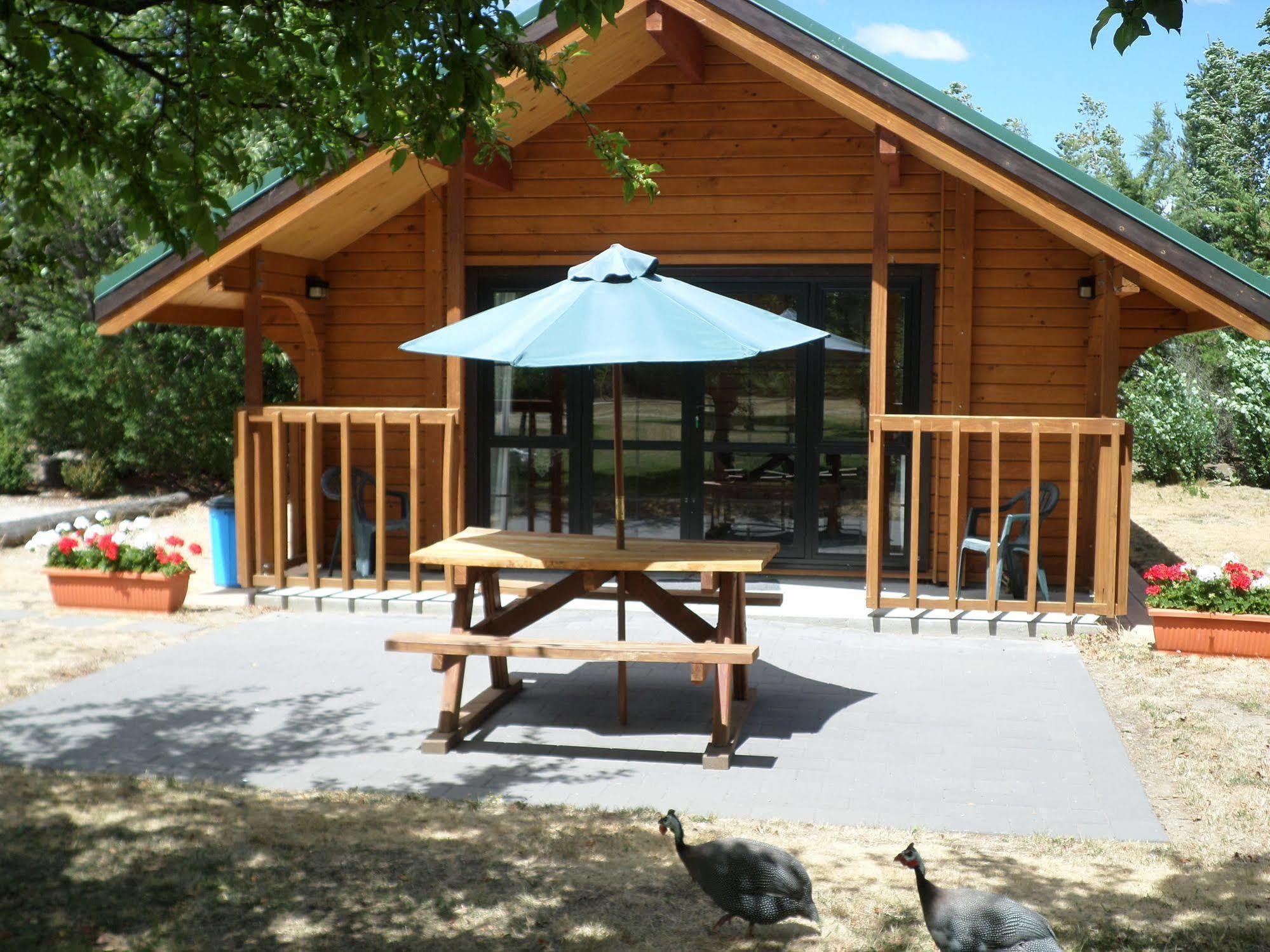 Central Chalets Ltd Alexandra Esterno foto