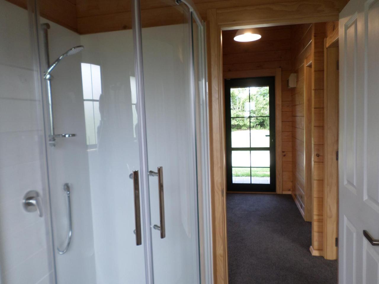 Central Chalets Ltd Alexandra Esterno foto